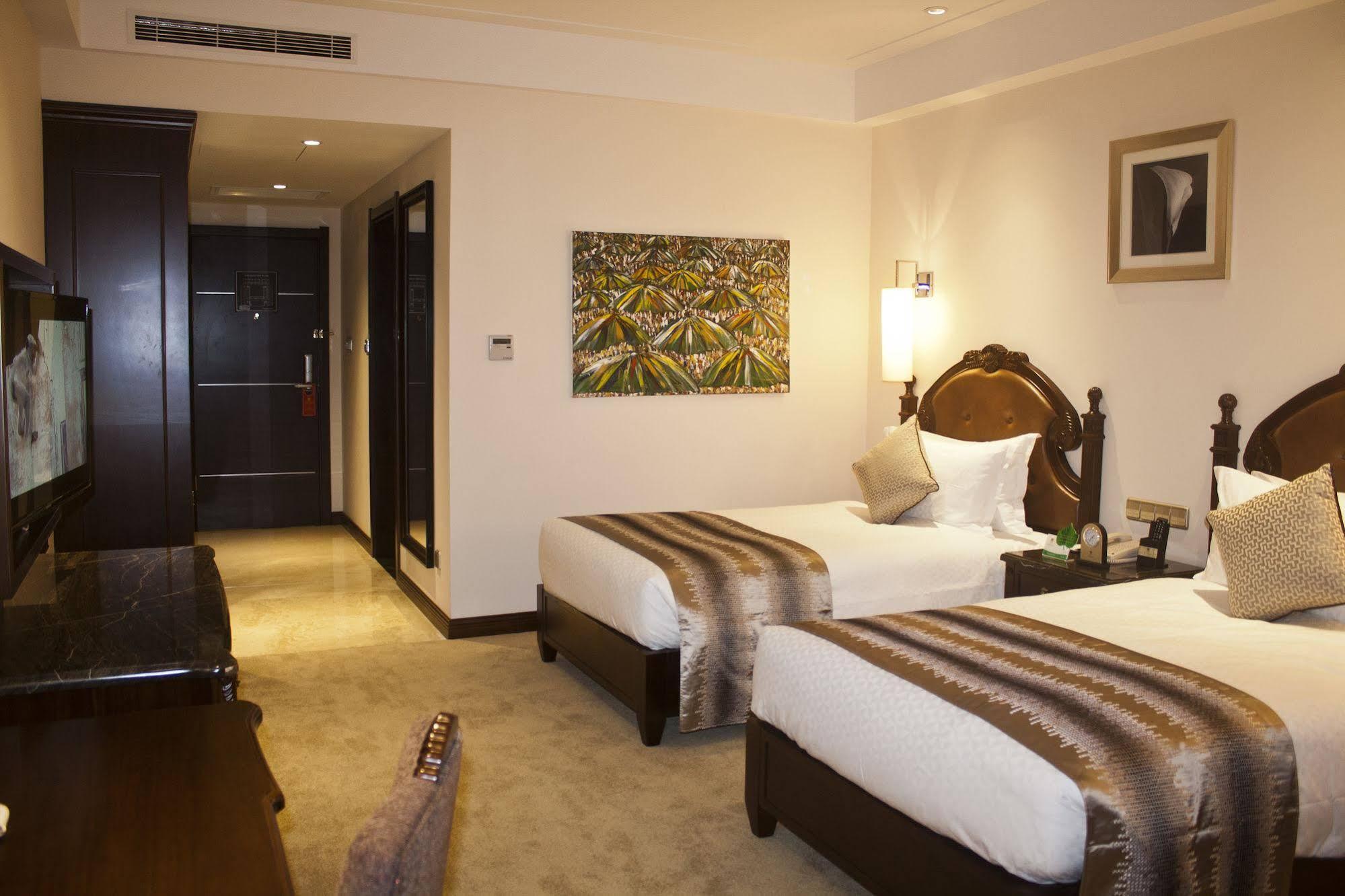 Tang Palace Hotel アクラ エクステリア 写真