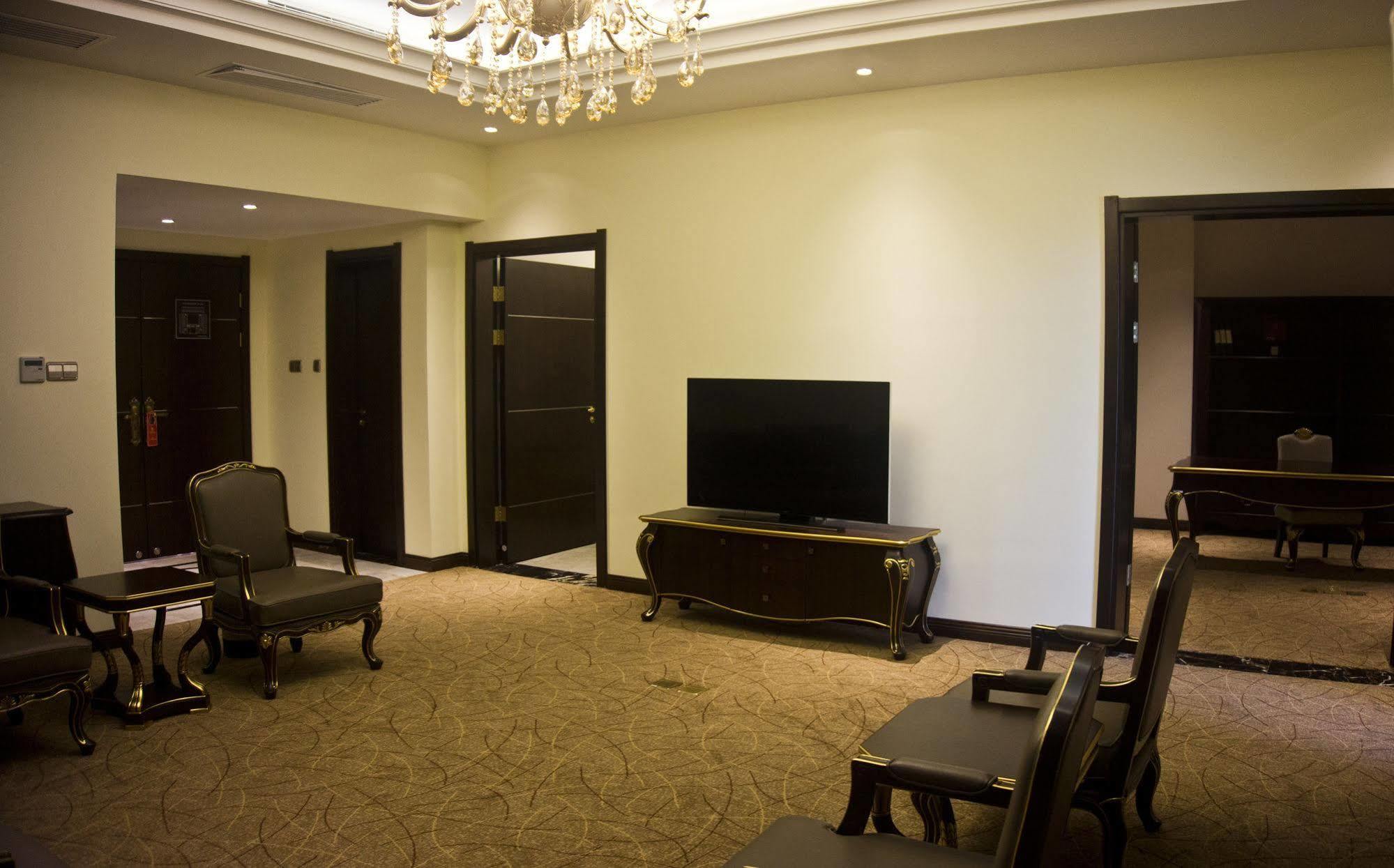 Tang Palace Hotel アクラ エクステリア 写真